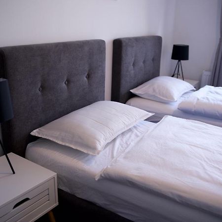 Style Hotel Ungheni Targ Esterno foto