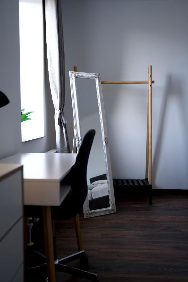 Style Hotel Ungheni Targ Esterno foto