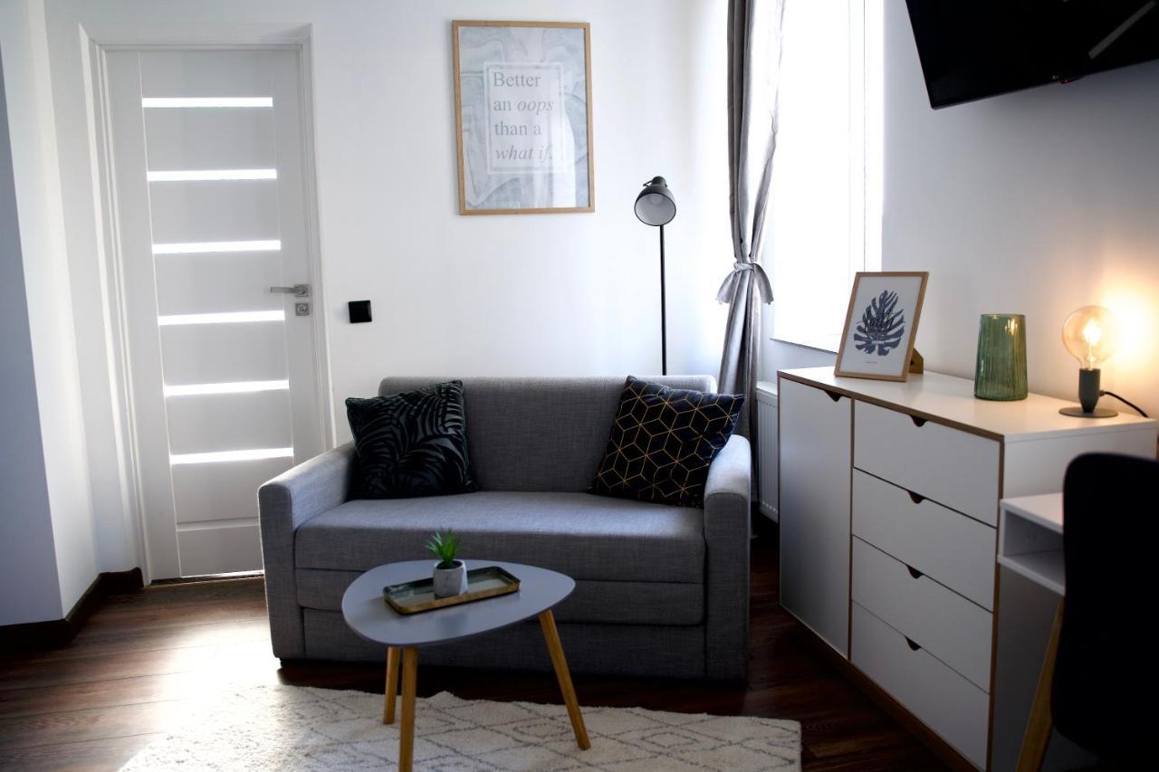 Style Hotel Ungheni Targ Esterno foto